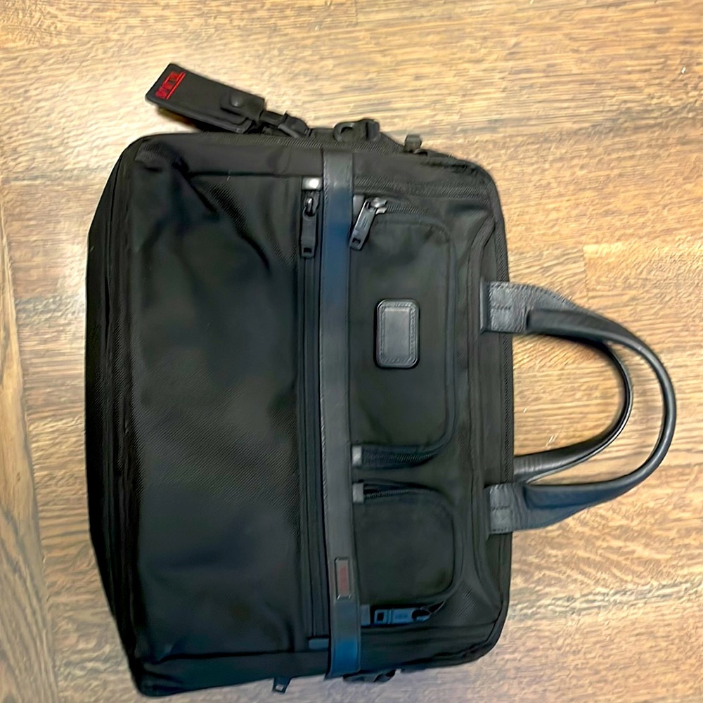 Tumi alpha 2 expandable organized laptop briefcase